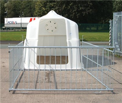 JFC JFC Super Calf Hutch with penning and Teat Feeder